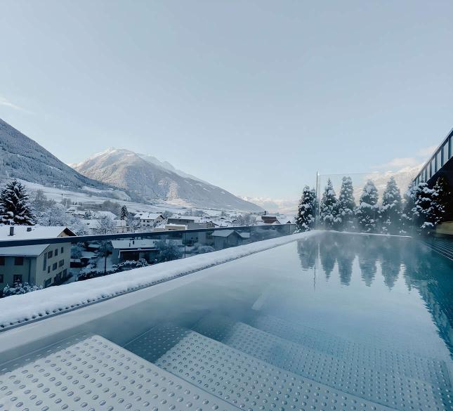 "Grias Di" im wohl coolsten Sporthotel in Südtirol! "Grias Di" im wohl coolsten Sporthotel in Südtirol!