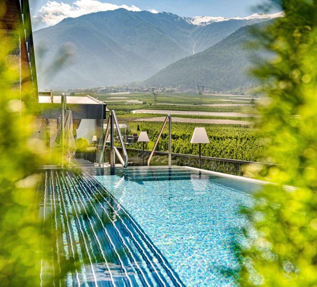 "Grias Di" im wohl coolsten Sporthotel in Südtirol! "Grias Di" im wohl coolsten Sporthotel in Südtirol!